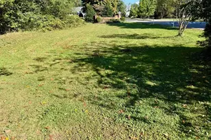 211 N 33 St, Purcellville, VA 20132 - Photo 14