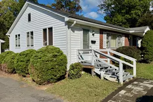 211 N 33 St, Purcellville, VA 20132 - Photo 8