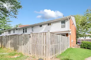226 N Auburn Dr, Sterling, VA 20164 - Photo 24