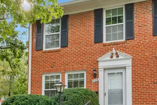 226 N Auburn Dr, Sterling, VA 20164 - Photo 26