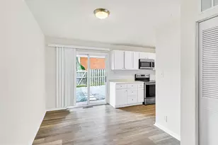 226 N Auburn Dr, Sterling, VA 20164 - Photo 2