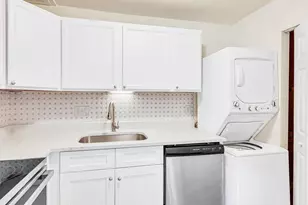 226 N Auburn Dr, Sterling, VA 20164 - Photo 8
