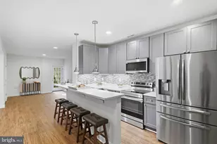 25170 Mineral Springs Cir, Stone Ridge, VA 20105 - Photo 10