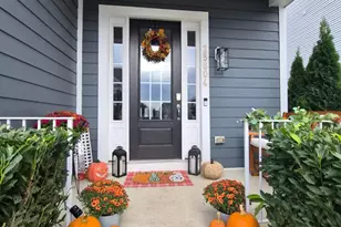 25604 Harvest Hills Dr, Chantilly, VA 20152 - Photo 2
