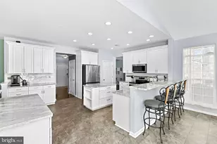 945 Devonshire Cir, Purcellville, VA 20132 - Photo 12