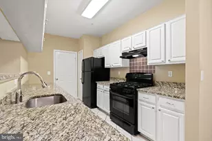 20447 Chesapeake Square, Sterling, VA 20165 - Photo 10