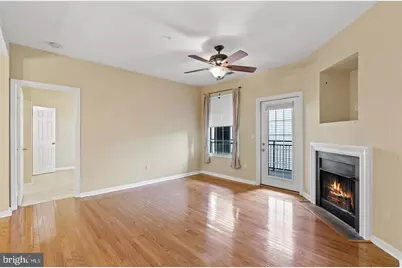 20447 Chesapeake Square #201, Sterling, VA 20165 - Photo 4