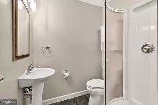 511 Cindy Ct, Sterling, VA 20164 - Photo 32