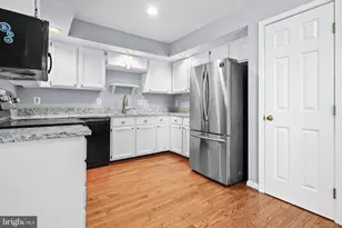 21098 Cornerpost Square, Ashburn, VA 20147 - Photo 2