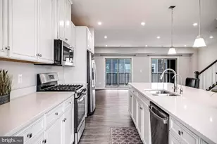 42621 Burbank Terrace, Sterling, VA 20166 - Photo 26