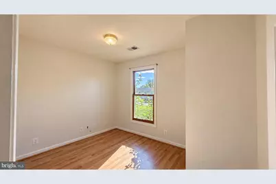 609 S Alder Avenue, Sterling, VA 20164 - Photo 18
