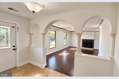 609 S Alder Avenue, Sterling, VA 20164 - Photo 2
