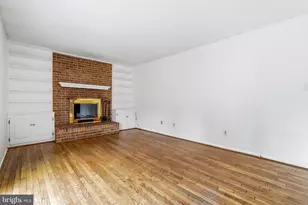 102 N Laura Anne Dr, Sterling, VA 20164 - Photo 14