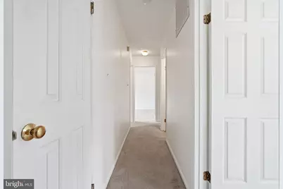 102 N Laura Anne Drive, Sterling, VA 20164 - Photo 20