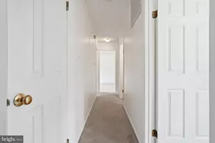 102 N Laura Anne Dr, Sterling, VA 20164 - Photo 20