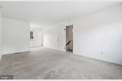 102 N Laura Anne Drive, Sterling, VA 20164 - Photo 22