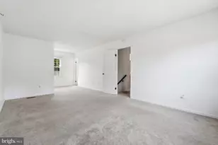 102 N Laura Anne Dr, Sterling, VA 20164 - Photo 22