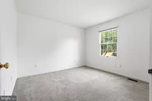 102 N Laura Anne Dr, Sterling, VA 20164 - Photo 30