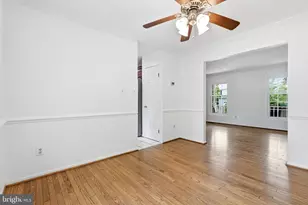 102 N Laura Anne Dr, Sterling, VA 20164 - Photo 12