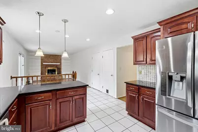 102 N Laura Anne Drive, Sterling, VA 20164 - Photo 4
