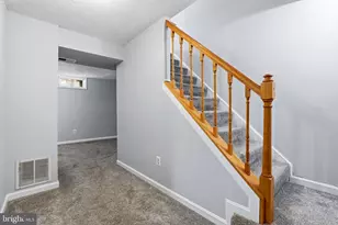 102 N Laura Anne Dr, Sterling, VA 20164 - Photo 34