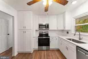 312 E Amhurst St, Sterling, VA 20164 - Photo 16