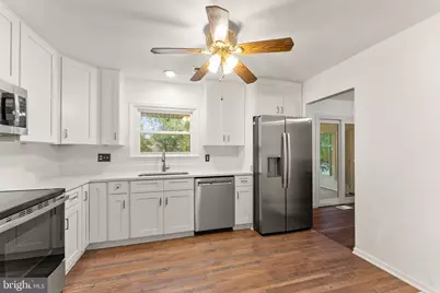 312 E Amhurst Street, Sterling, VA 20164 - Photo 14