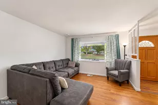 312 E Amhurst St, Sterling, VA 20164 - Photo 8