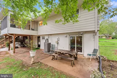 312 E Amhurst Street, Sterling, VA 20164 - Photo 40