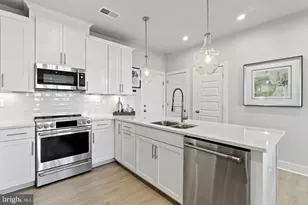 43805 Middleway Ter, Ashburn, VA 20147 - Photo 8