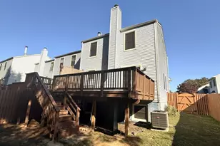 15 Haxall Ct, Sterling, VA 20165 - Photo 2