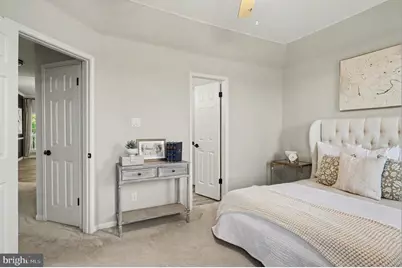 676 Gateway Drive SE #812, Leesburg, VA 20175 - Photo 14