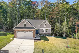 289 Pleasants Ln, Kilmarnock, VA 22482 - Photo 1