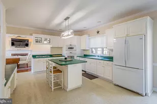 602 Cedar Pointe Dr, Weems, VA 22576 - Photo 10