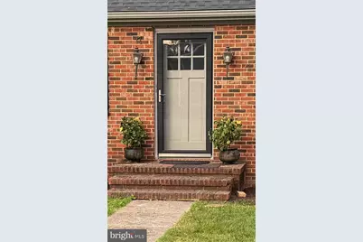 17 2nd Avenue, Kilmarnock, VA 22482 - Photo 2