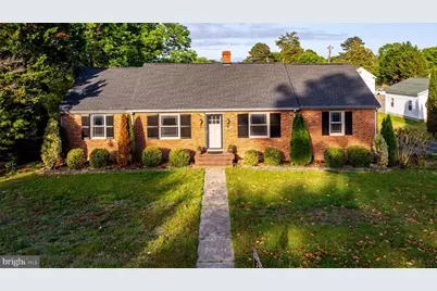 17 2nd Avenue, Kilmarnock, VA 22482 - Photo 1
