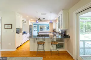 96 Larkspur Ln, Weems, VA 22576 - Photo 12