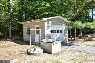 2029 Bluff Point Rd, Kilmarnock, VA 22482 - Photo 16