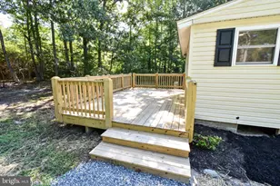 2029 Bluff Point Rd, Kilmarnock, VA 22482 - Photo 6