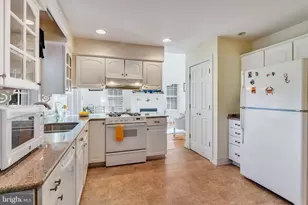 732 Middle Gate Ln, Irvington, VA 22480 - Photo 12