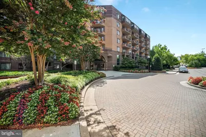 2111 Wisconsin Avenue NW #317, Washington, DC 20007 - Photo 1