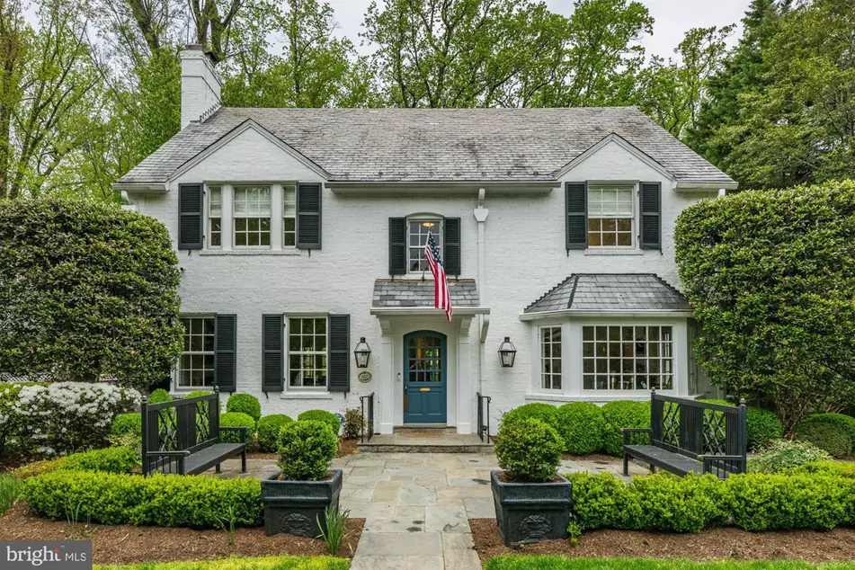 Front exterior of 4923 Hillbrook Lane NW