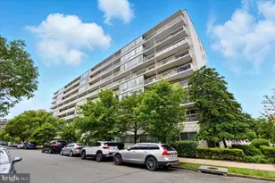 730 24th St NW, Washington, DC 20037 - Photo 1