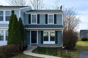 1318 Pear Tree Ct, Frederick, MD 21703 - Photo 1