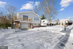 6424 Woodburn Ave, Elkridge, MD 21075 - Photo 1