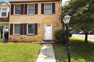 11 Fenceline Dr, Gaithersburg, MD 20878 - Photo 1