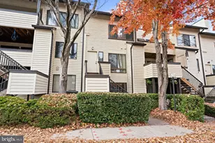 18422 Bishopstone Ct, Montgomery Village, MD 20886 - Photo 1