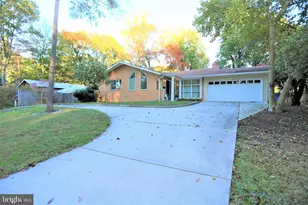 9705 Fernwood Rd, Bethesda, MD 20817 - Photo 1
