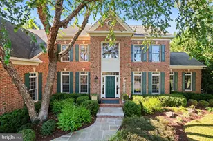 10405 Sandringham Ct, Potomac, MD 20854 - Photo 1