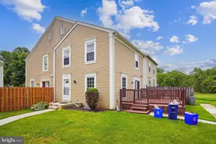 19314 Sandy Lake Dr, Gaithersburg, MD 20879 - Photo 1